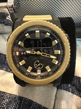 Activa Analog-Digital Sports Watch in Tan and Black